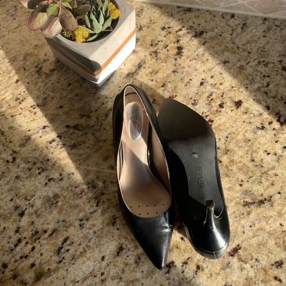 Women’s Alfani Step ‘n Flex Heels - Black Pumps - Picture 5 of 5